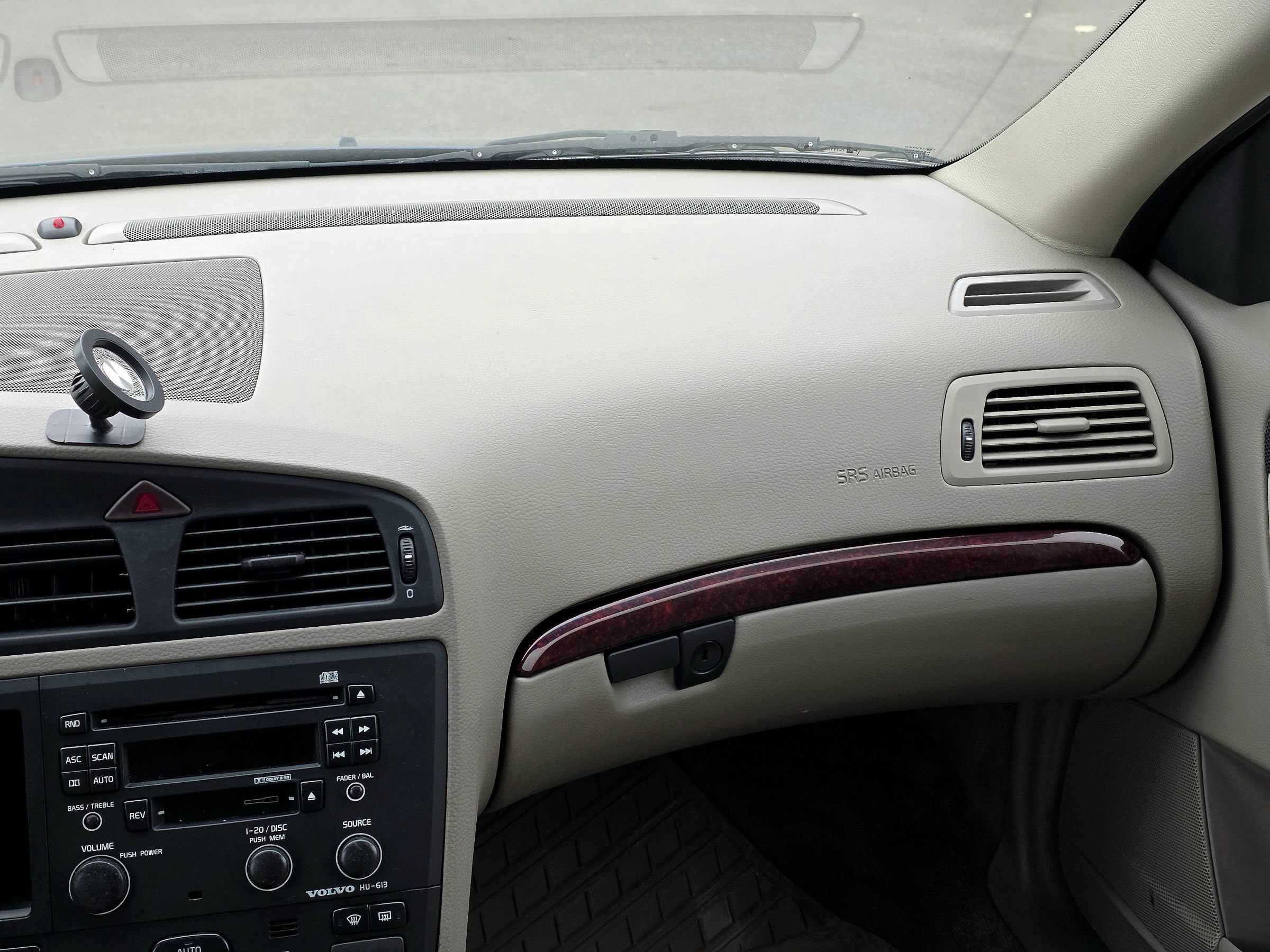 Used 2004 Volvo V70 2.5T FWD image 27