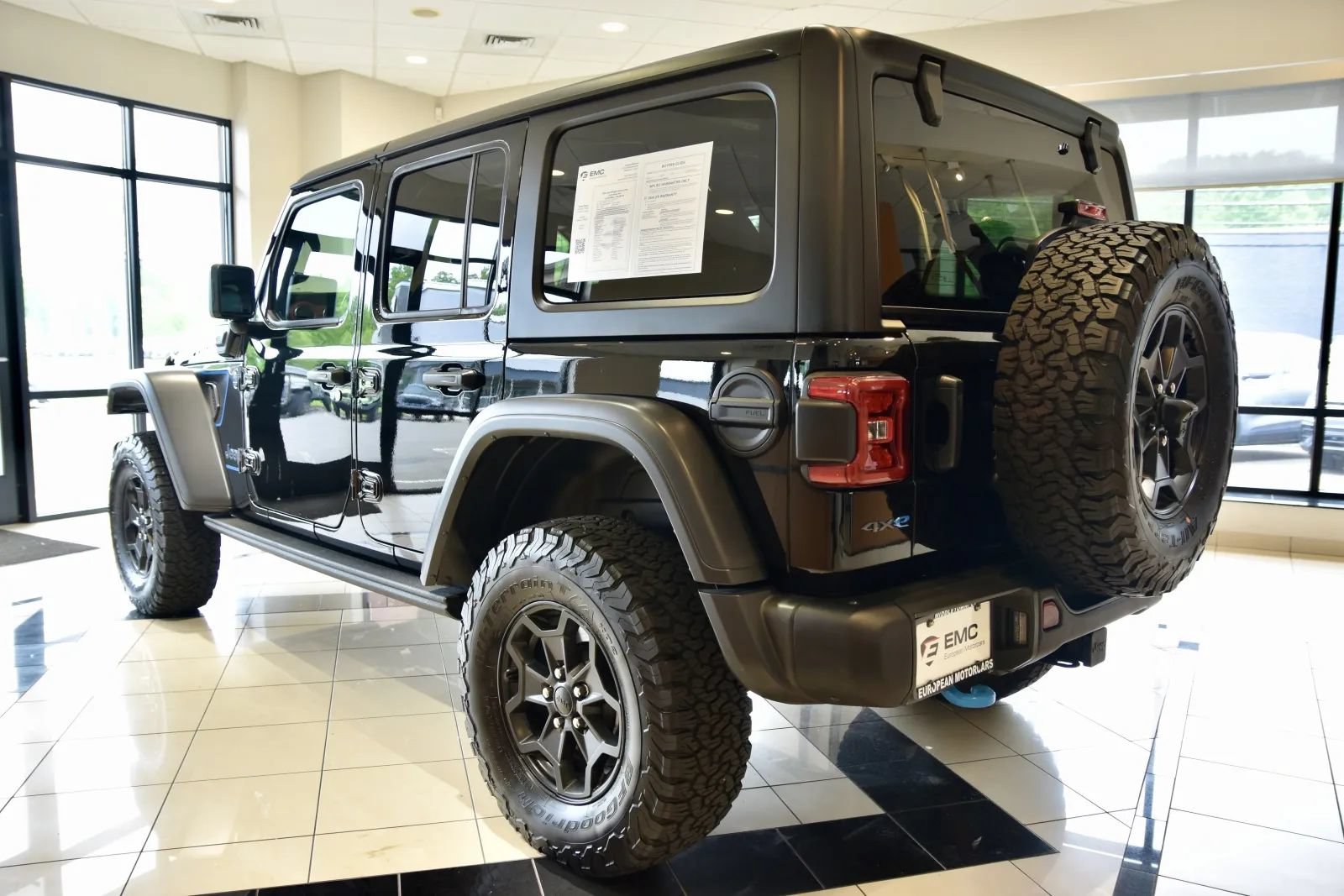 Used 2023 Jeep Wrangler Unlimited Rubicon 4xe AWD/4WD image 4