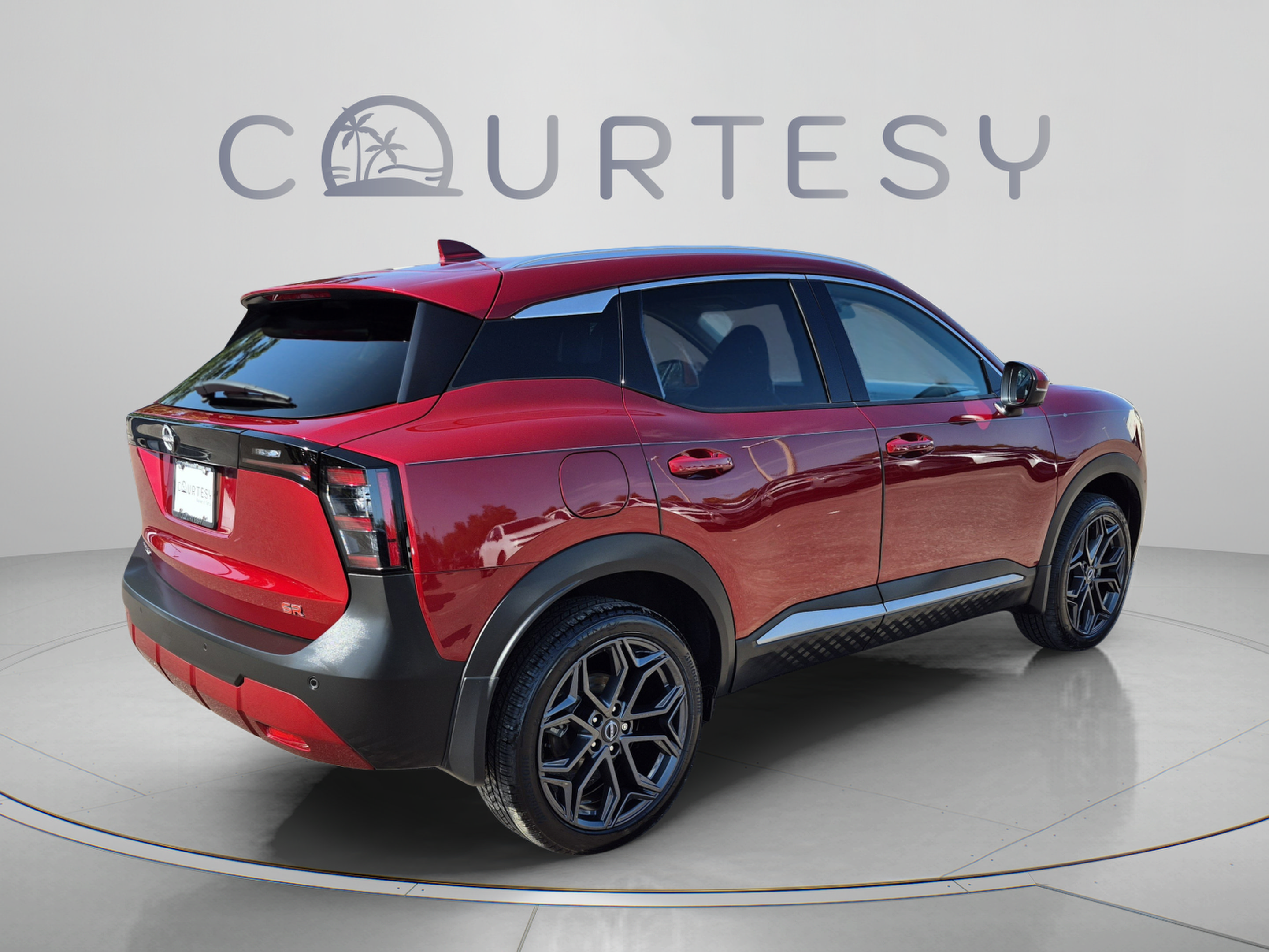 Certified 2025 Nissan Kicks SR FWD image 7