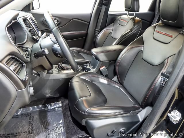 Used 2019 Jeep Cherokee Trailhawk AWD/4WD image 10