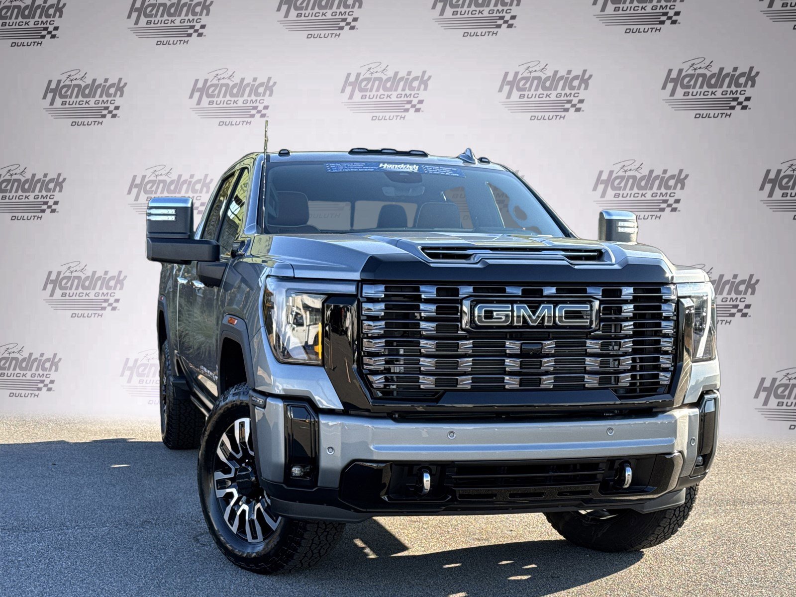 Used 2025 GMC Sierra 2500 Denali Ultimate image 2