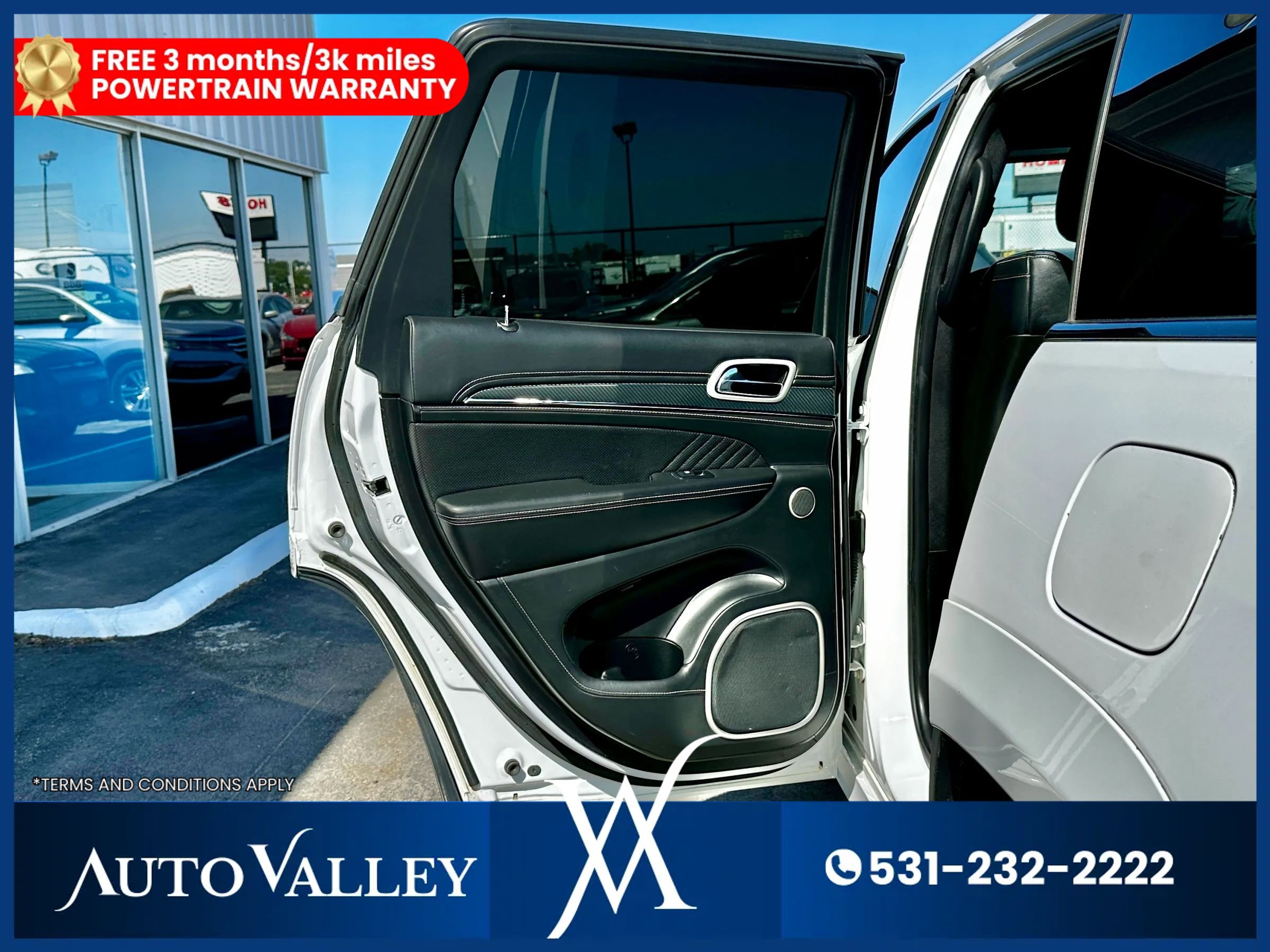 Used 2018 Jeep Grand Cherokee SRT image 19