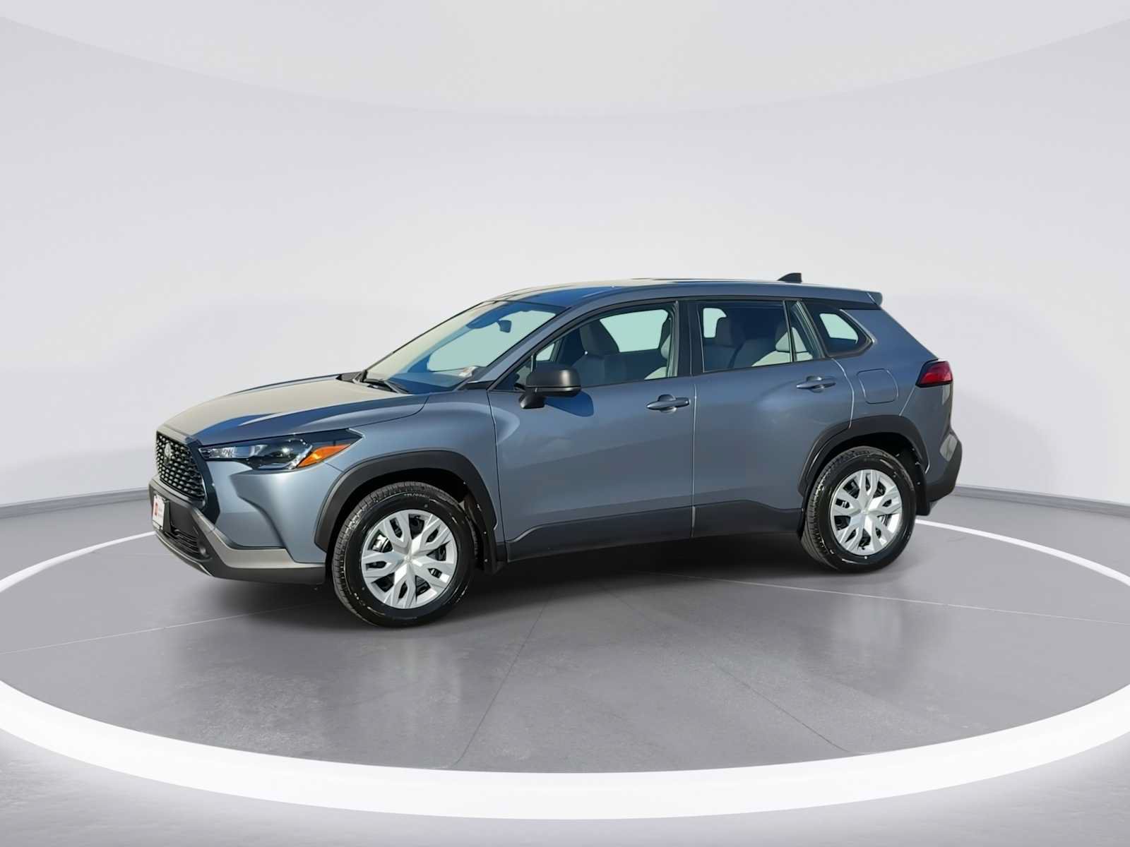 Certified 2022 Toyota Corolla Cross L AWD/4WD image 4