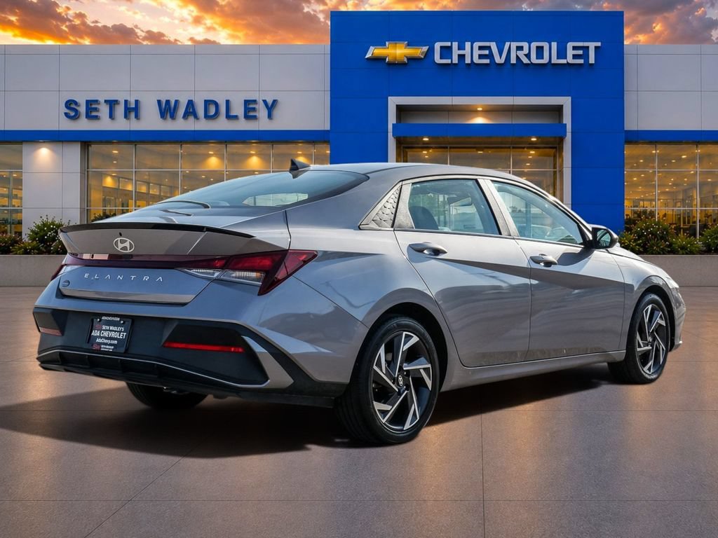 Used 2025 Hyundai Elantra Sport FWD image 7