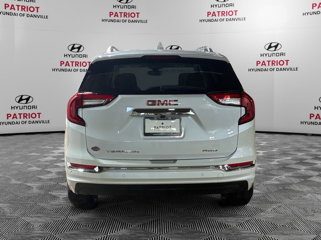 Used 2024 GMC Terrain Denali w/ Denali Premium Package image 4