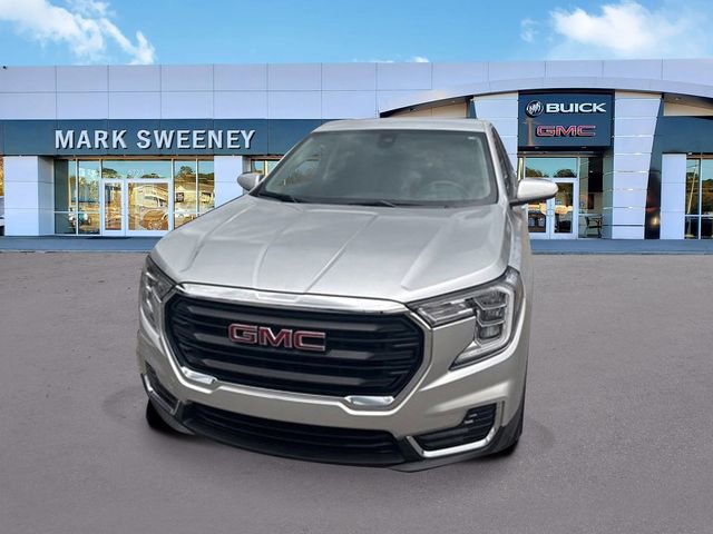 Used 2022 GMC Terrain SLE image 3