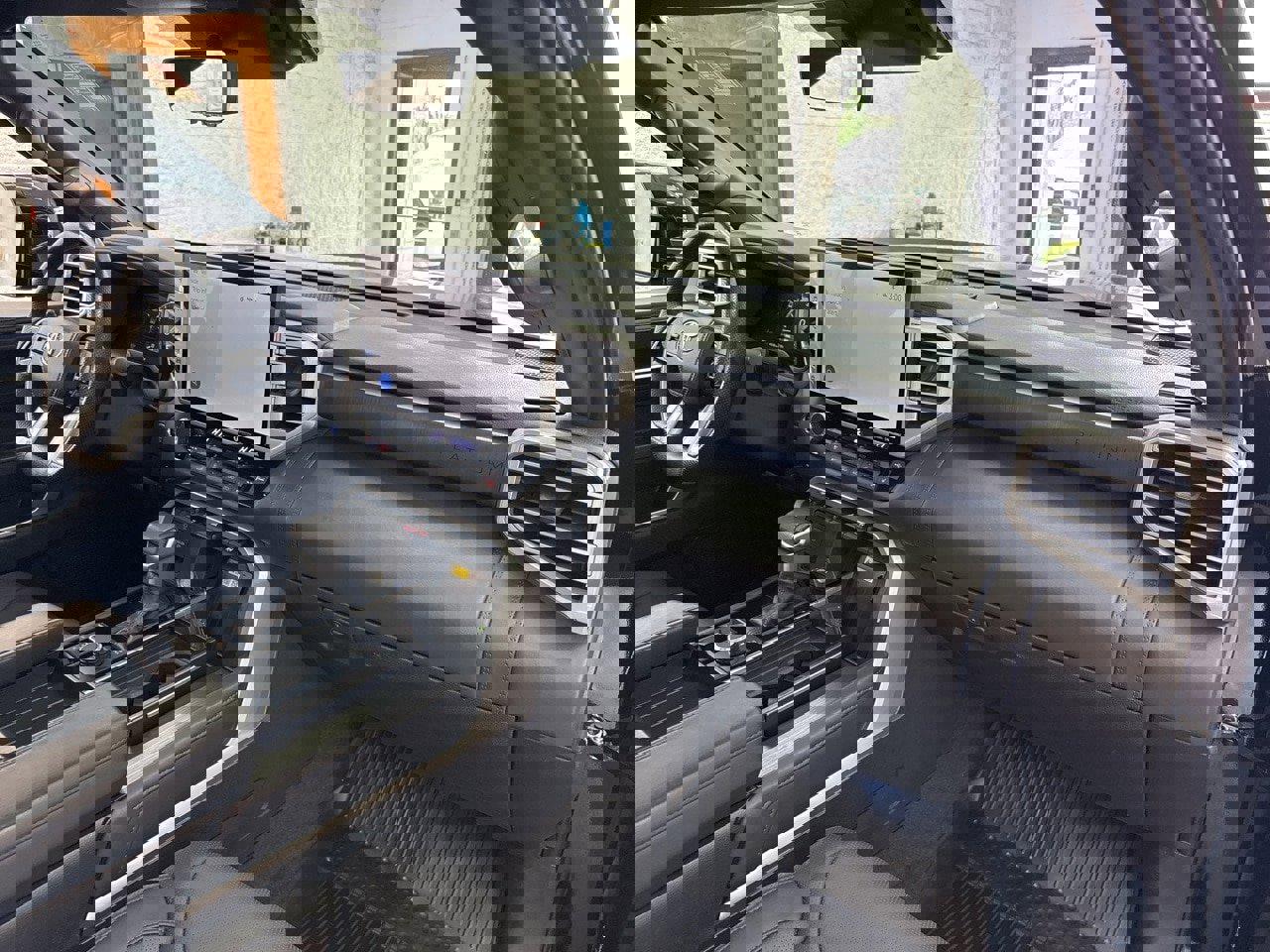 Used 2023 Toyota Tundra Platinum image 59