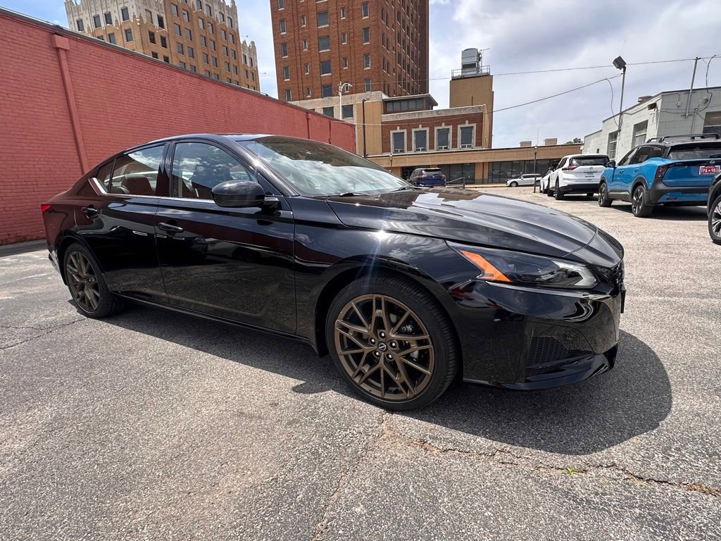 Certified 2025 Nissan Altima 2.5 SR w/ SR Premium Package FWD image 11