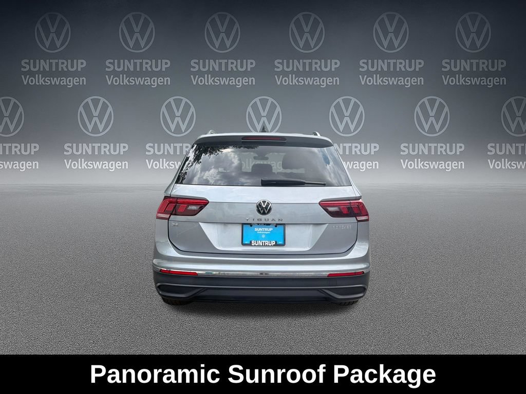 Used 2023 Volkswagen Tiguan SE w/ Panoramic Sunroof Package FWD image 9