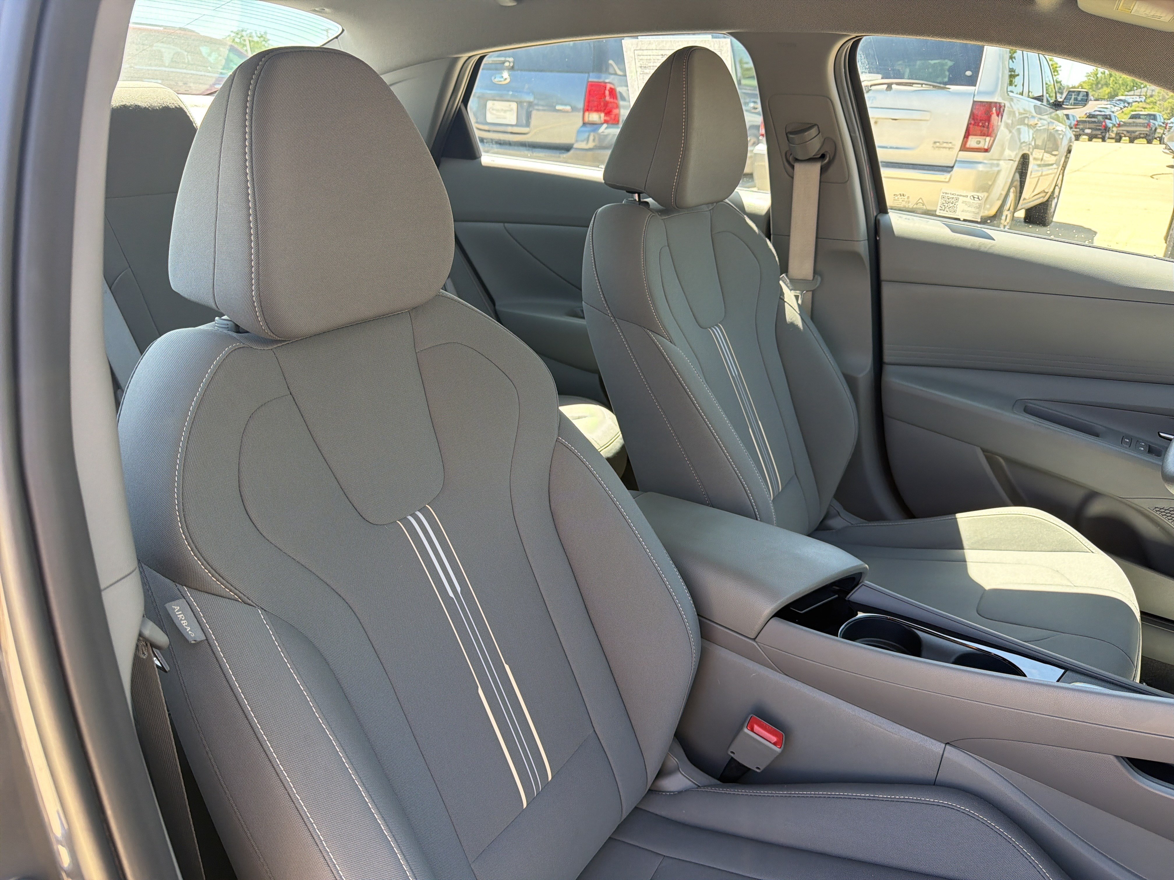 Used 2026 Hyundai Elantra Hybrid FWD image 17