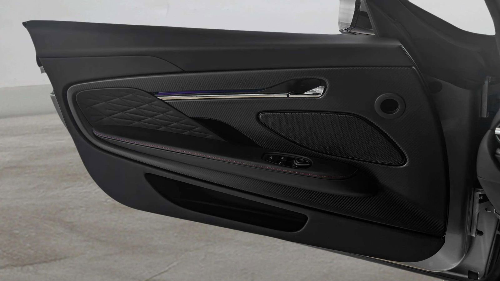 Used 2024 Aston Martin DB12 Coupe image 21