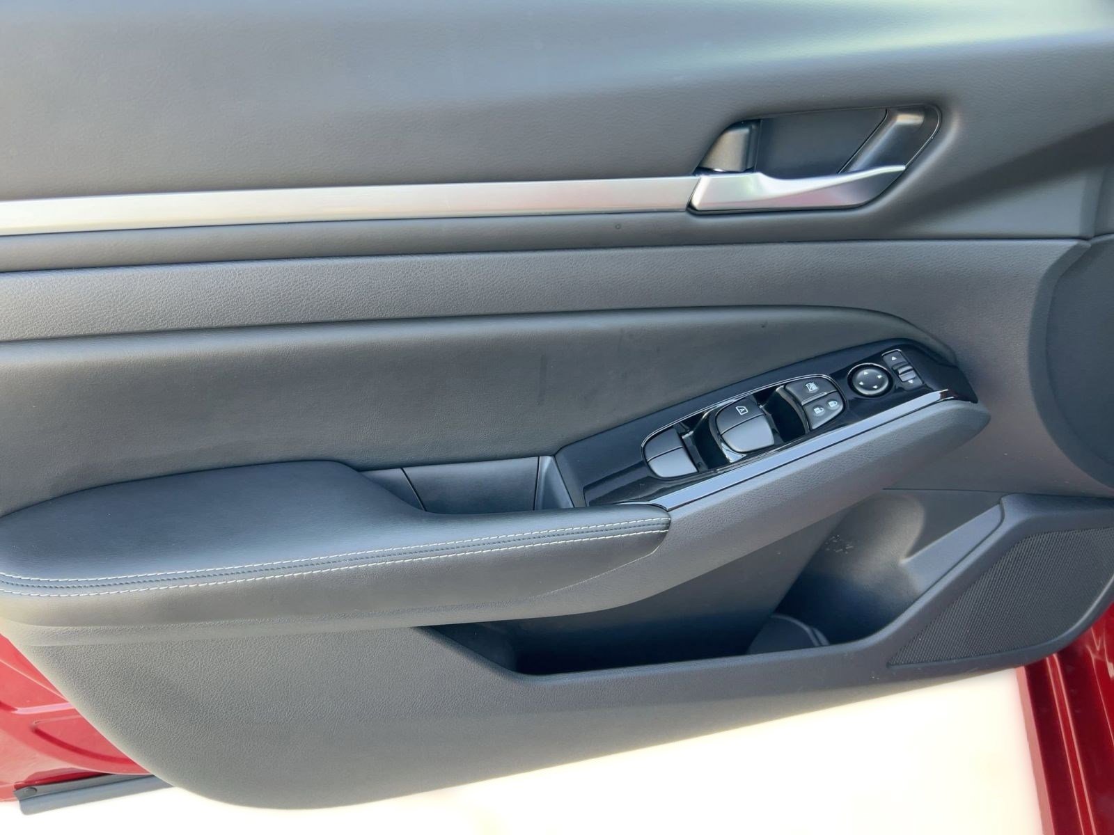 Used 2025 Nissan Altima 2.5 SL image 12