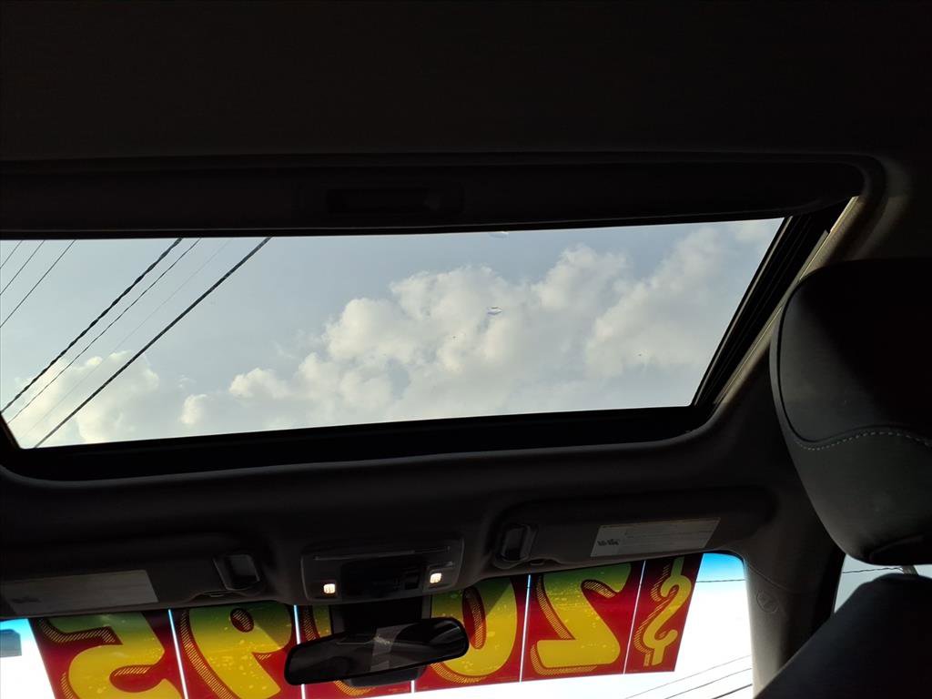 Used 2020 Toyota Camry SE image 7