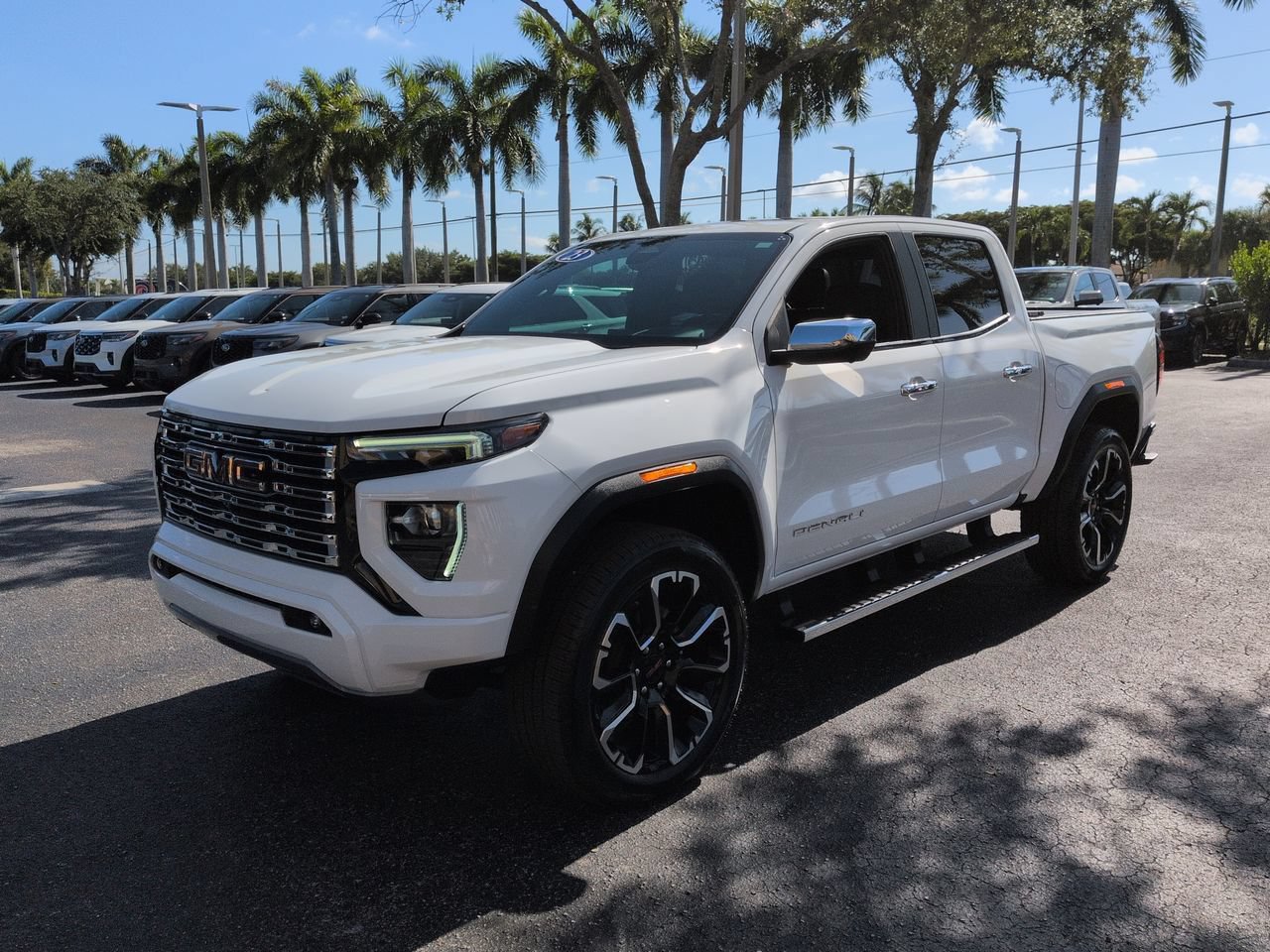 Used 2023 GMC Canyon Denali AWD/4WD image 8