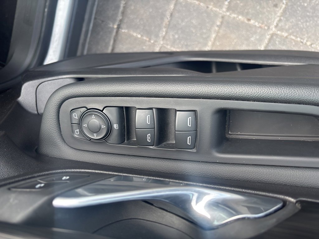 Used 2024 GMC Terrain SLE image 13