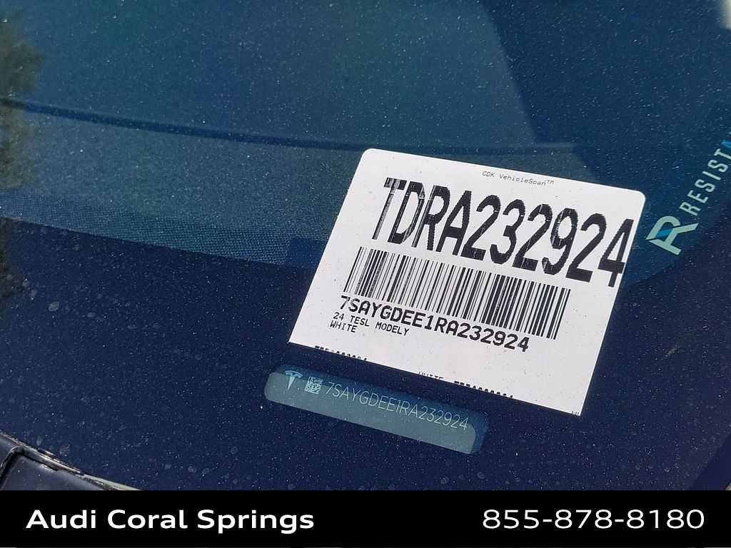 Used 2024 Tesla Model Y Long Range image 29