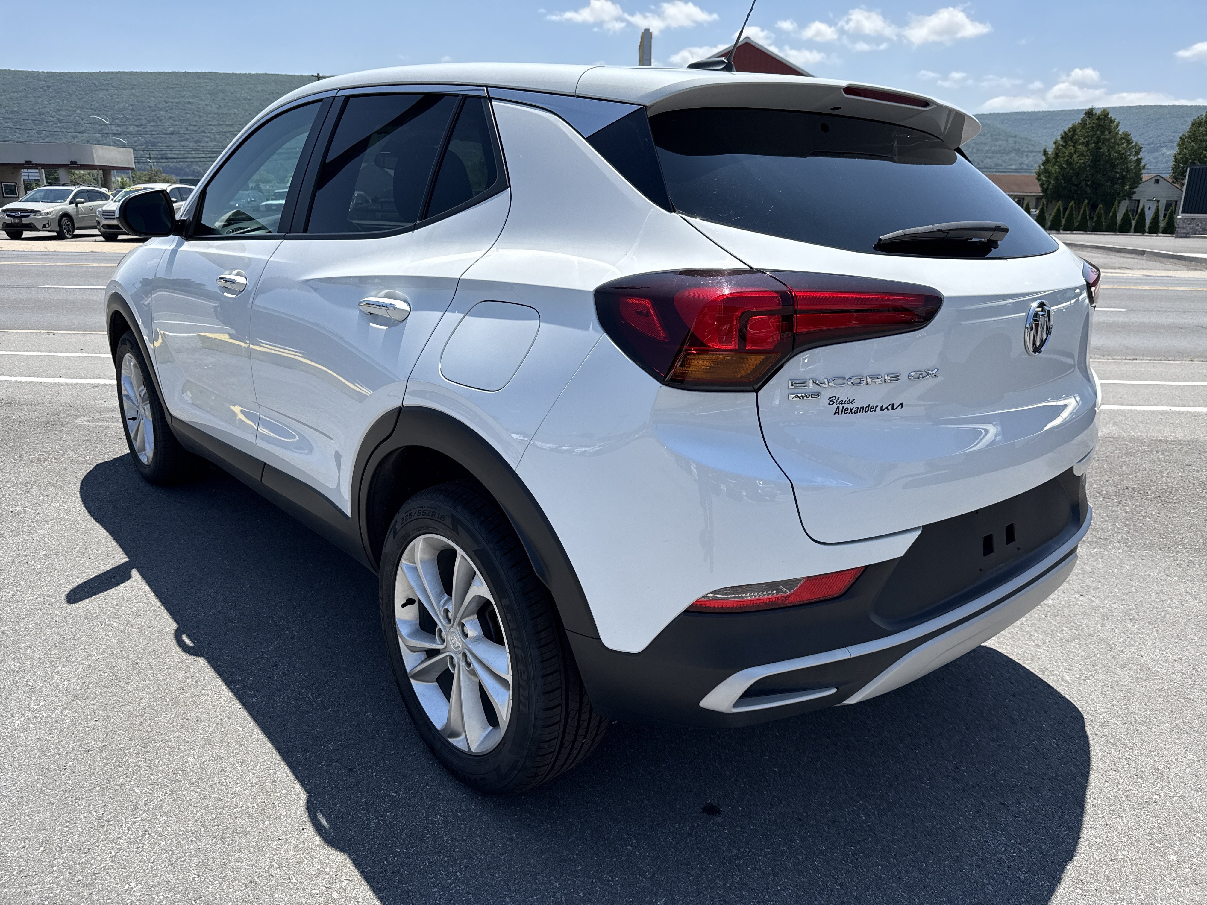 Used 2022 Buick Encore GX Preferred w/ Cold Weather Comfort Package AWD/4WD image 6