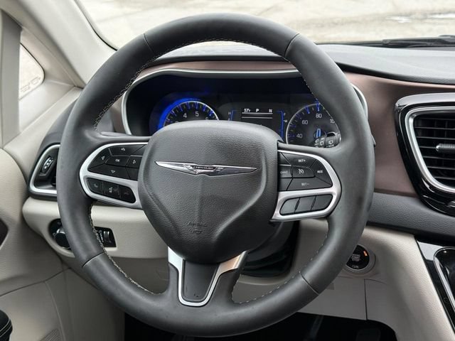 Used 2024 Chrysler Voyager LX FWD image 13