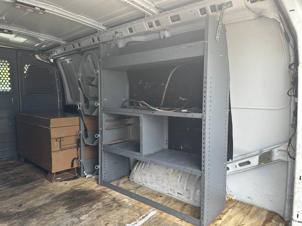 Used 2015 Chevrolet Express 2500 image 30