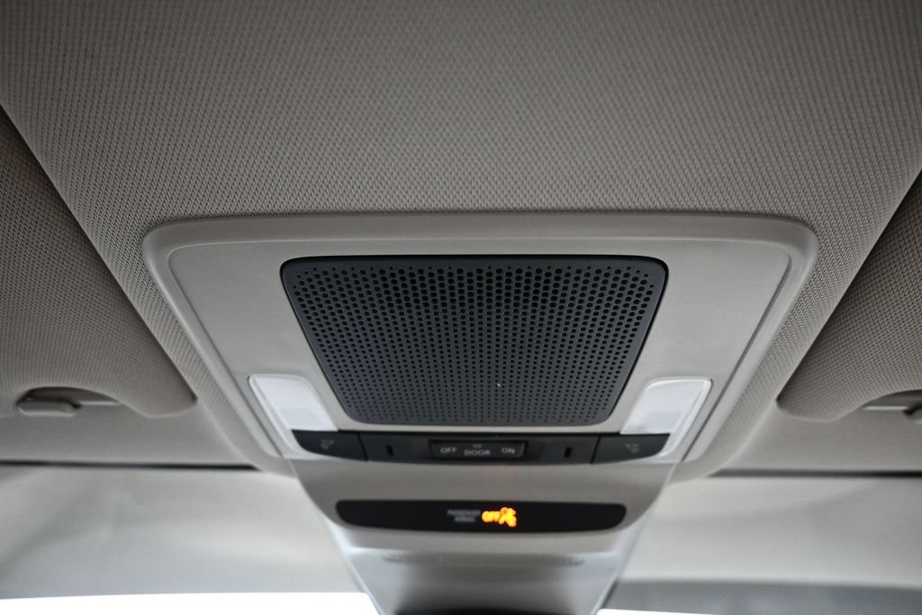 Certified 2025 Honda HR-V LX image 17