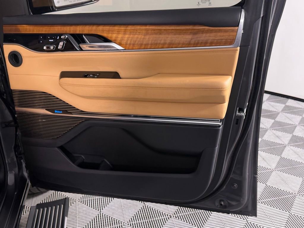 Certified 2023 Jeep Grand Wagoneer Series III AWD/4WD image 30