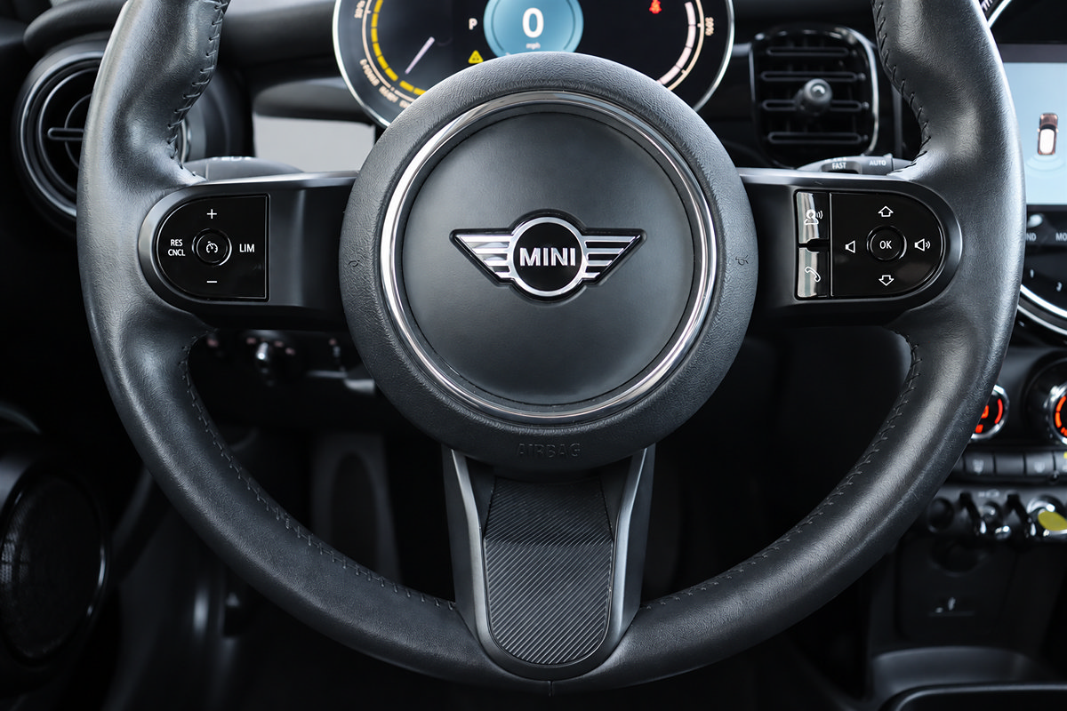 Used 2024 MINI Cooper SE FWD image 36