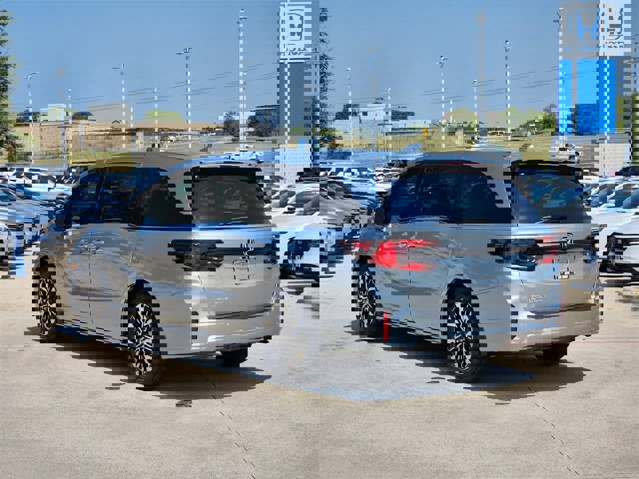 New 2026 Honda Odyssey Elite image 4