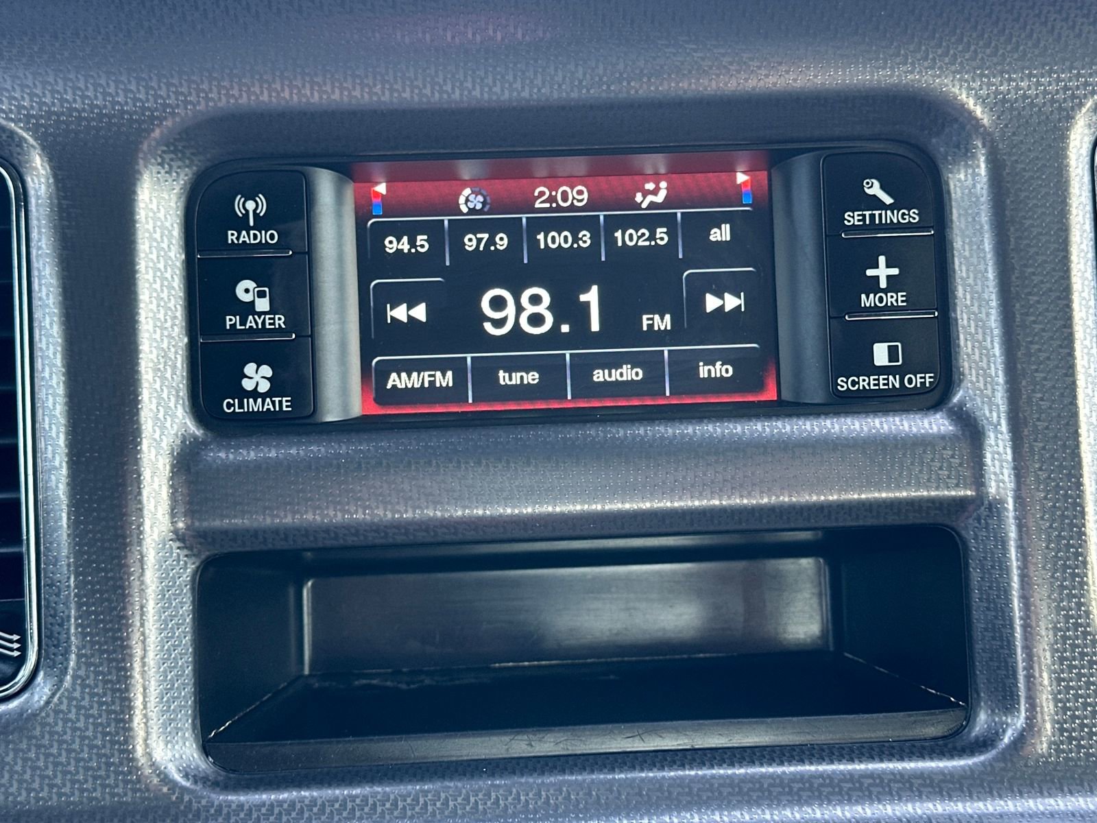 Used 2014 Dodge Charger SE image 14