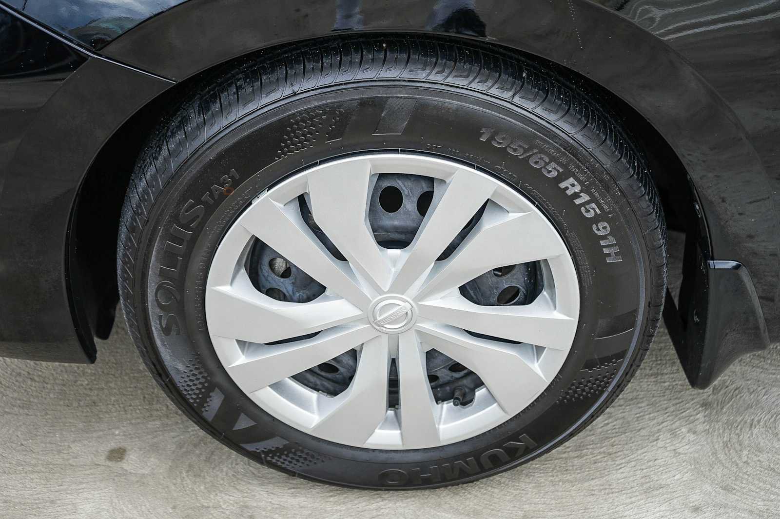 Used 2025 Nissan Versa S w/ Trunk Package FWD image 10