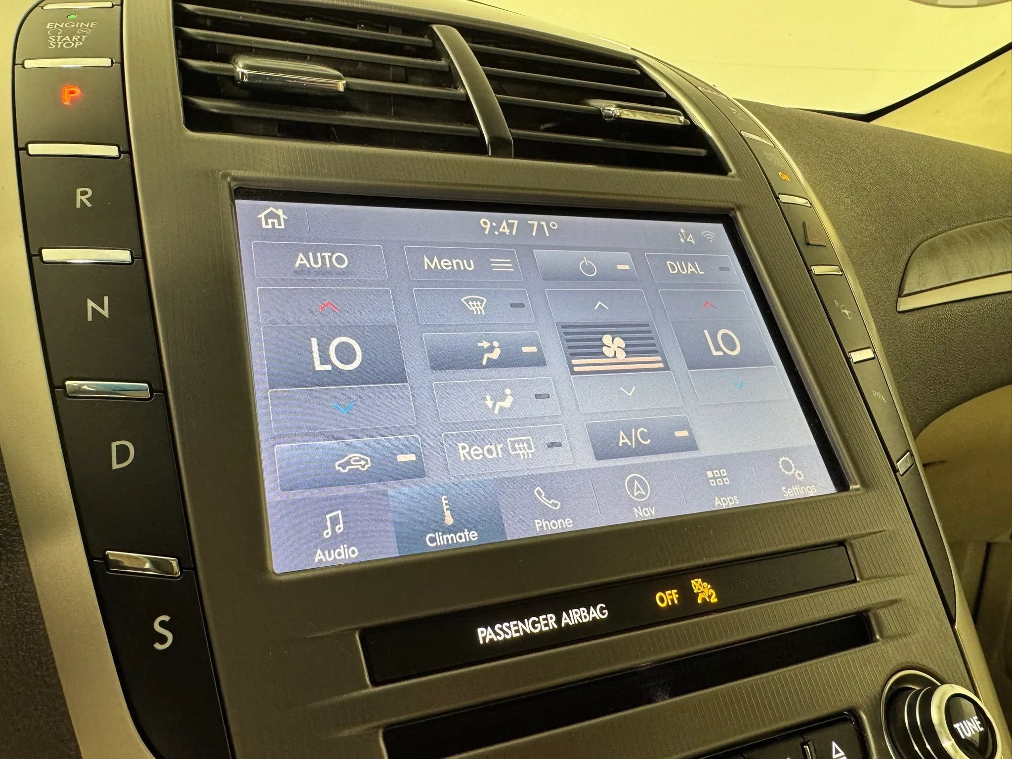 Used 2020 Lincoln MKZ Reserve FWD image 20