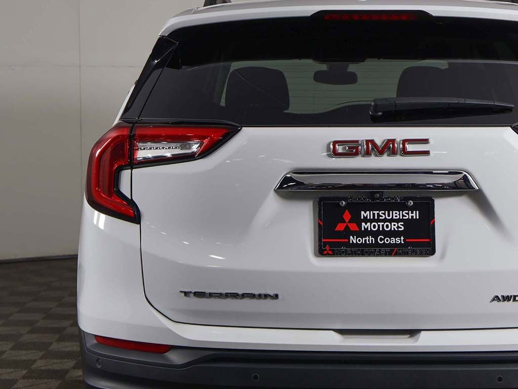 Used 2023 GMC Terrain SLE w/ Driver Convenience Package AWD/4WD image 17