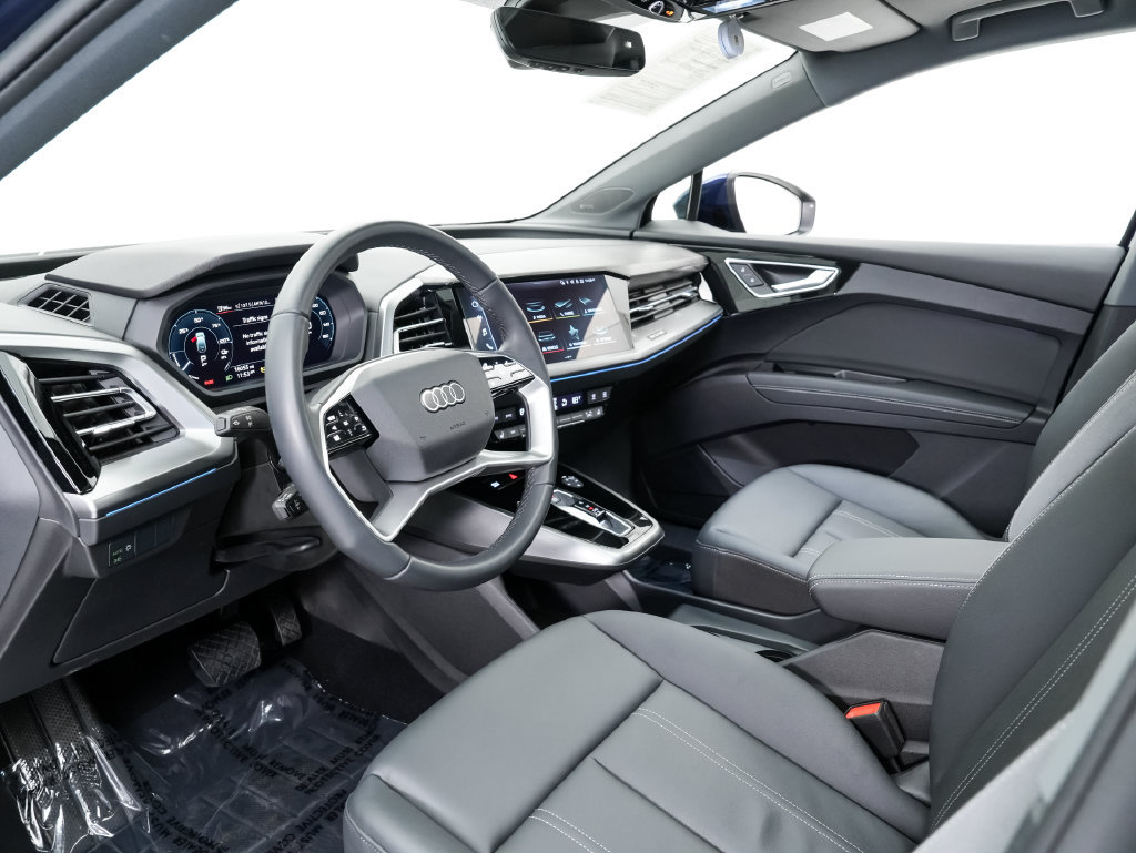 Used 2023 Audi Q4 e-tron Premium Plus w/ Premium Plus RWD image 4