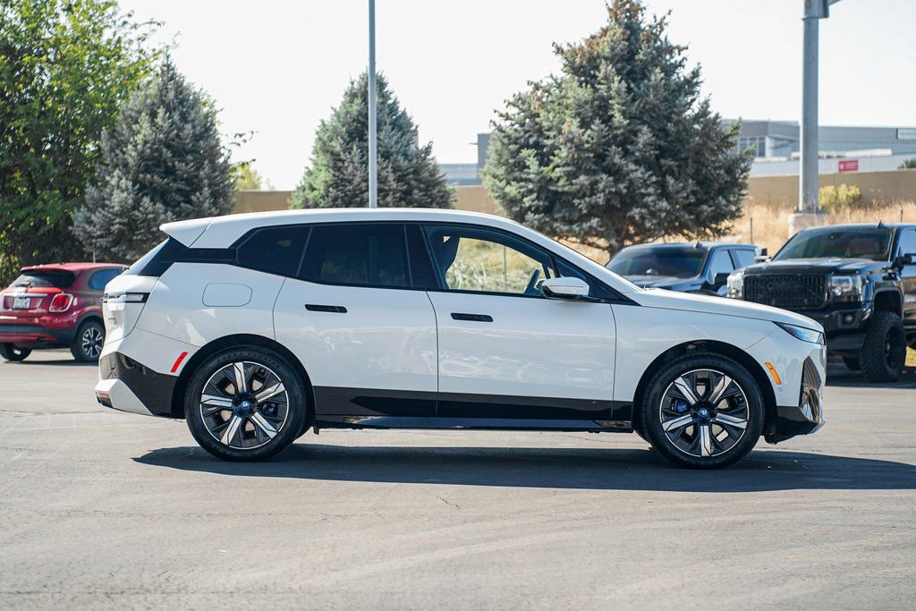 Used 2025 BMW iX xDrive50 w/ Premium Package image 4