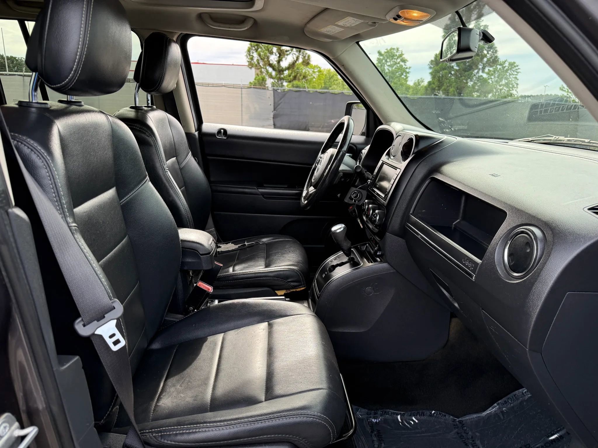 Used 2017 Jeep Patriot High Altitude AWD/4WD image 18