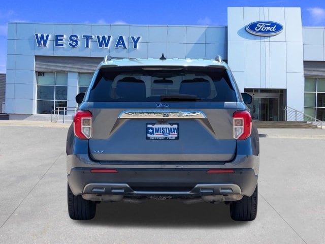 Used 2022 Ford Explorer XLT w/ Equipment Group 202A RWD image 4