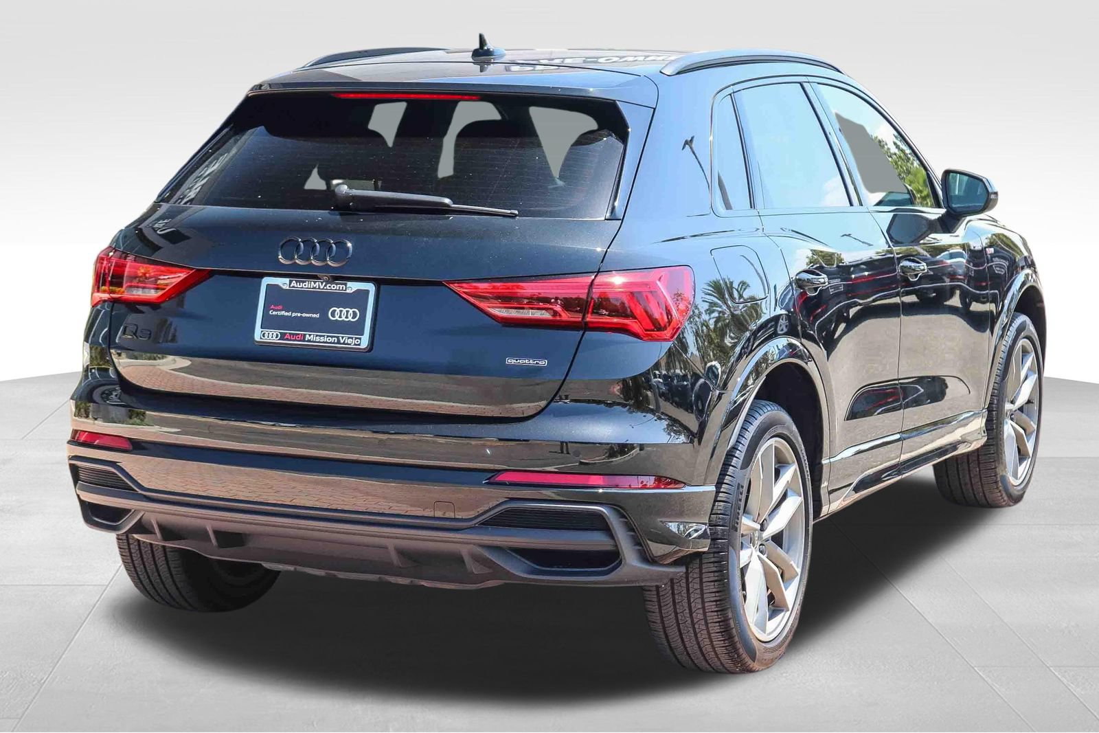 Certified 2024 Audi Q3 2.0T Premium Plus w/ Premium Plus Package AWD/4WD image 8