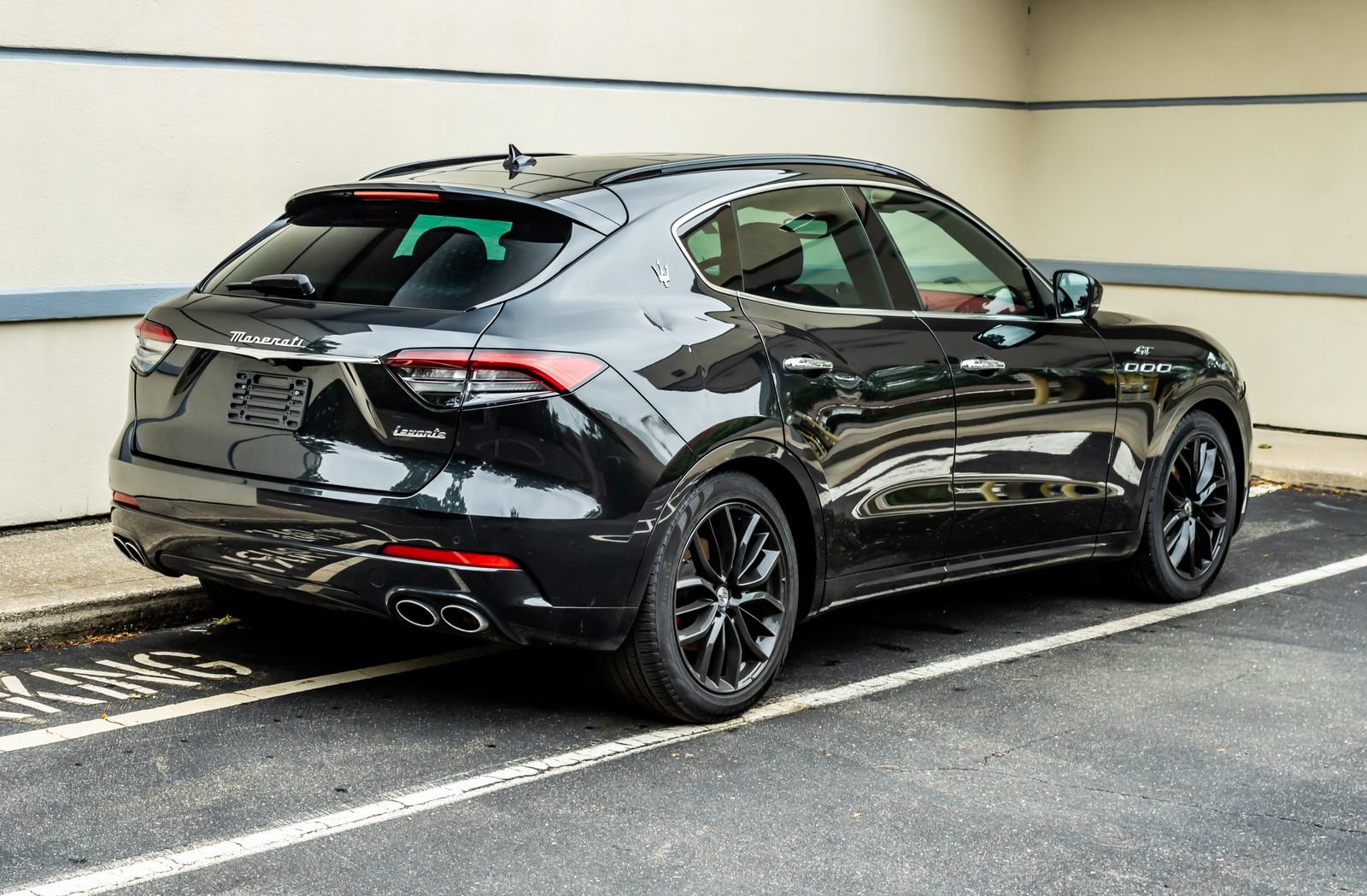 Used 2022 Maserati Levante GT AWD/4WD image 8