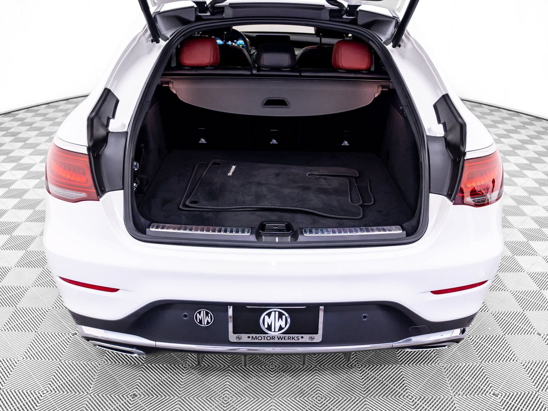 Used 2022 Mercedes-Benz GLC 300 4MATIC Coupe image 29