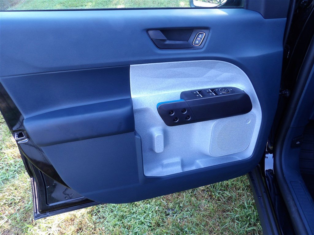 New 2025 Ford Maverick XLT w/ XLT Luxury Package image 14