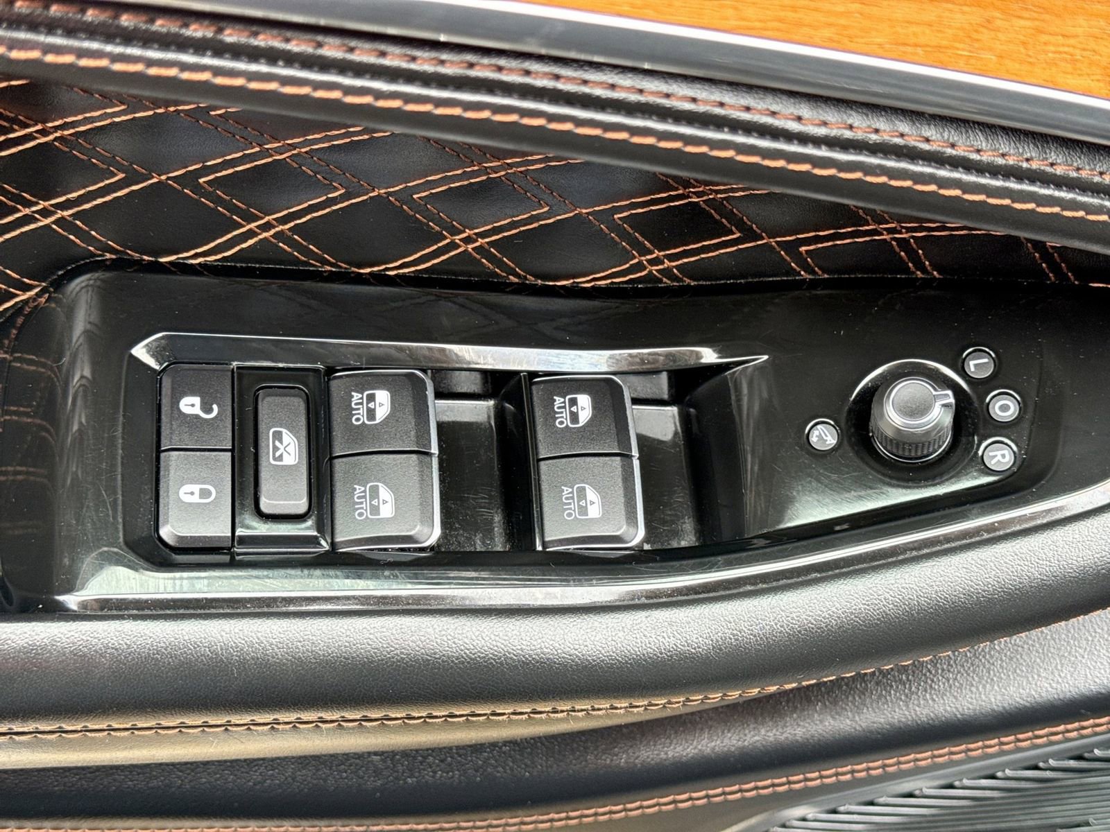 Used 2021 Jeep Grand Cherokee L Summit AWD/4WD image 17