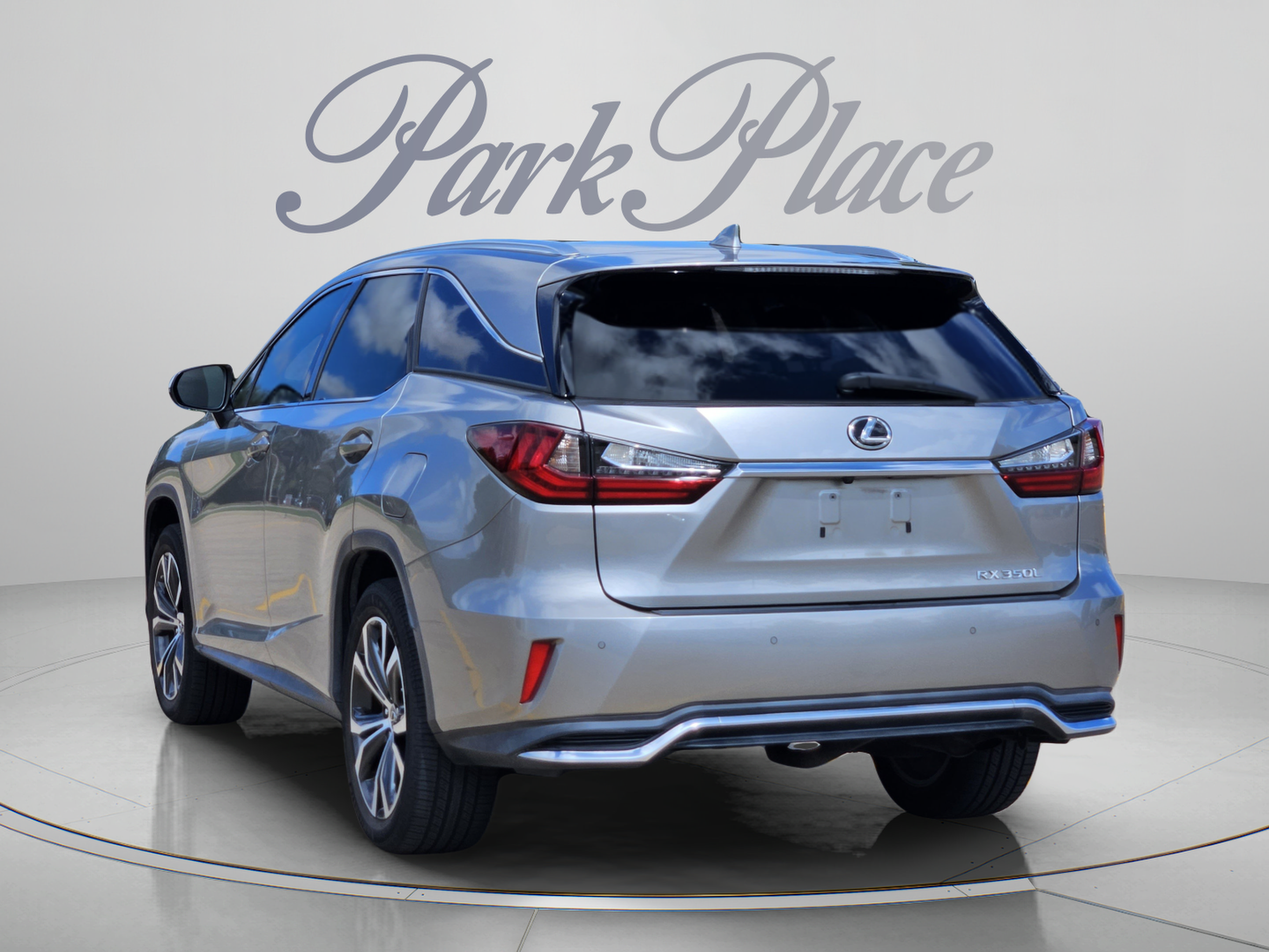 Used 2018 Lexus RX 350L FWD image 3