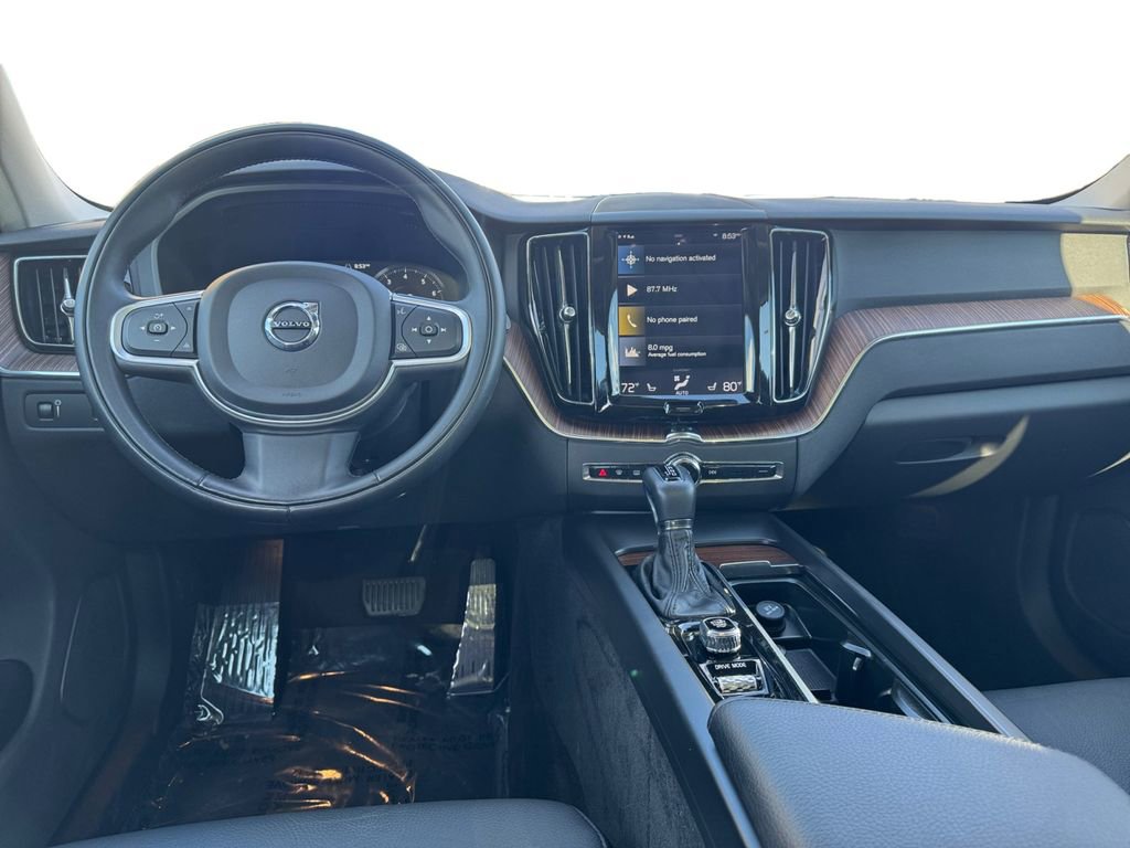 Used 2021 Volvo XC60 T5 Momentum image 21