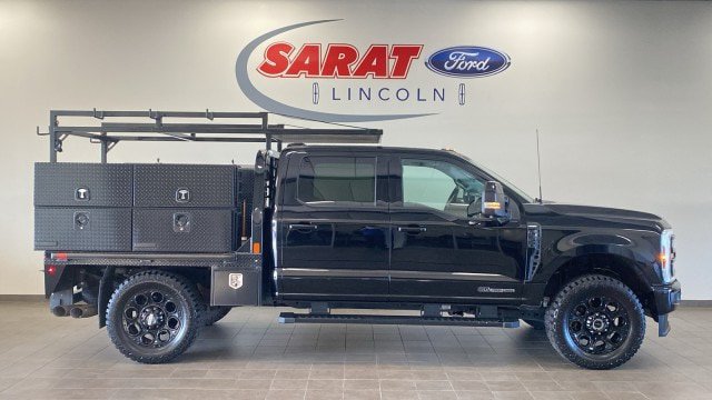 Used 2025 Ford F350 Lariat w/ Black Appearance Package AWD/4WD image 1