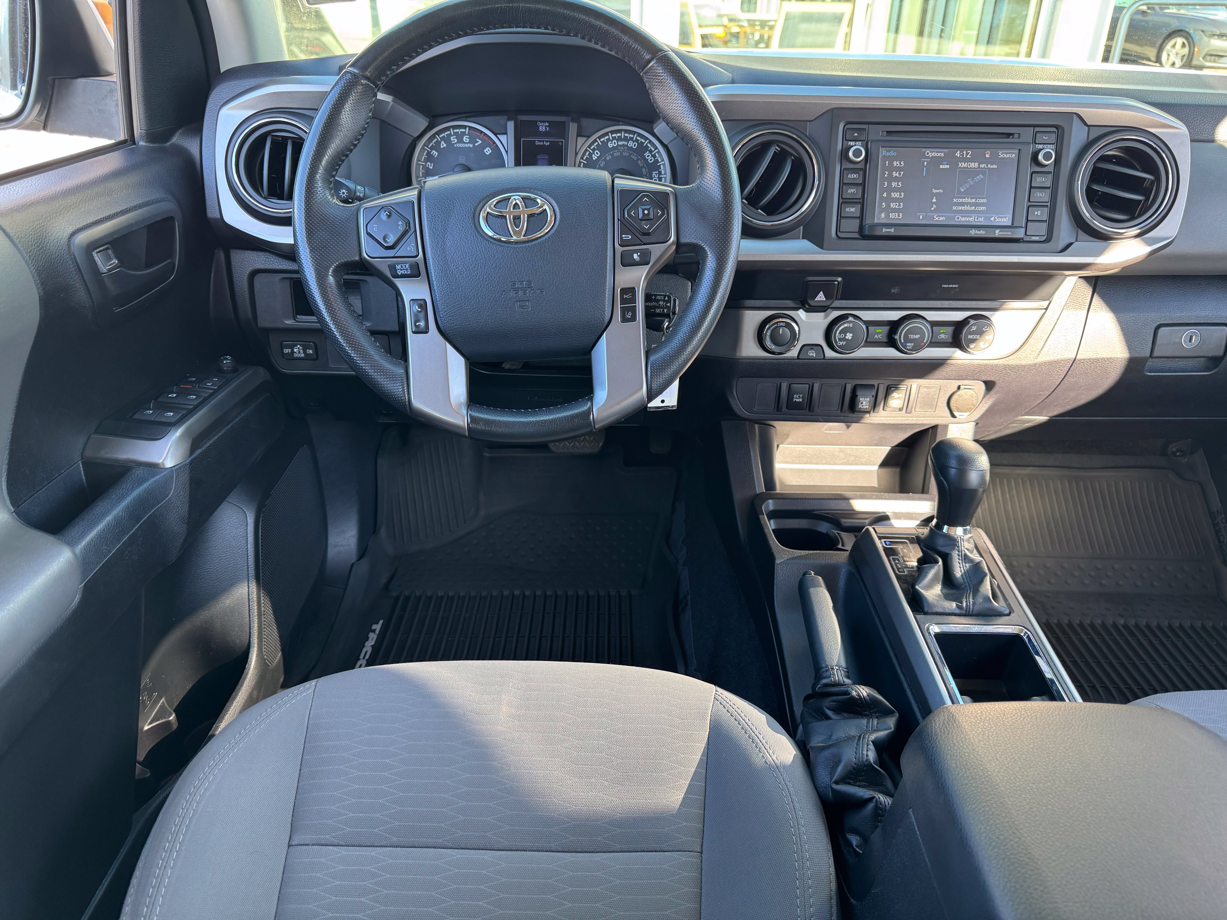 Used 2019 Toyota Tacoma SR5 AWD/4WD image 19