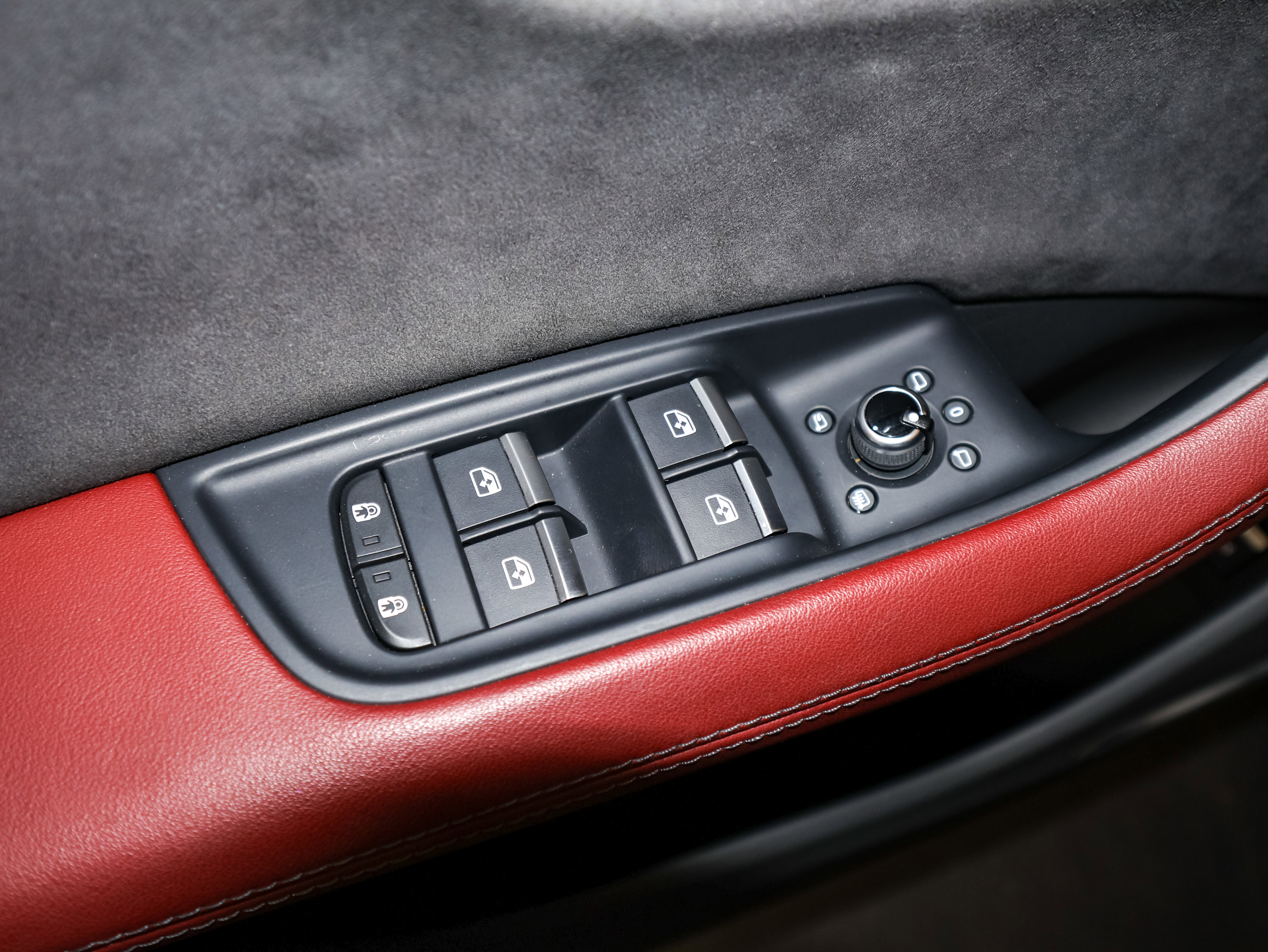 Used 2024 Audi SQ7 Premium Plus w/ Executive Package image 19