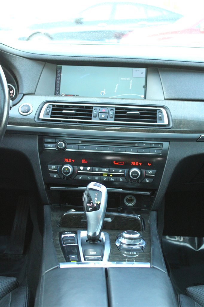 Used 2012 BMW 750Li image 13