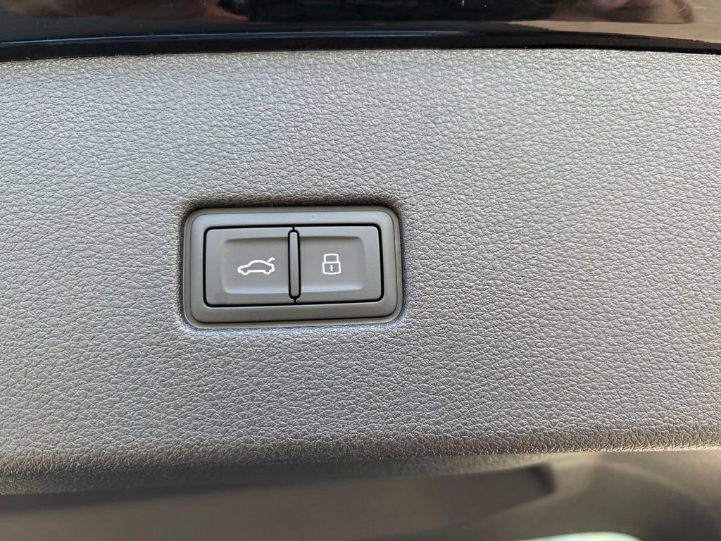 New 2027 Audi SQ8 Premium Plus AWD/4WD image 18