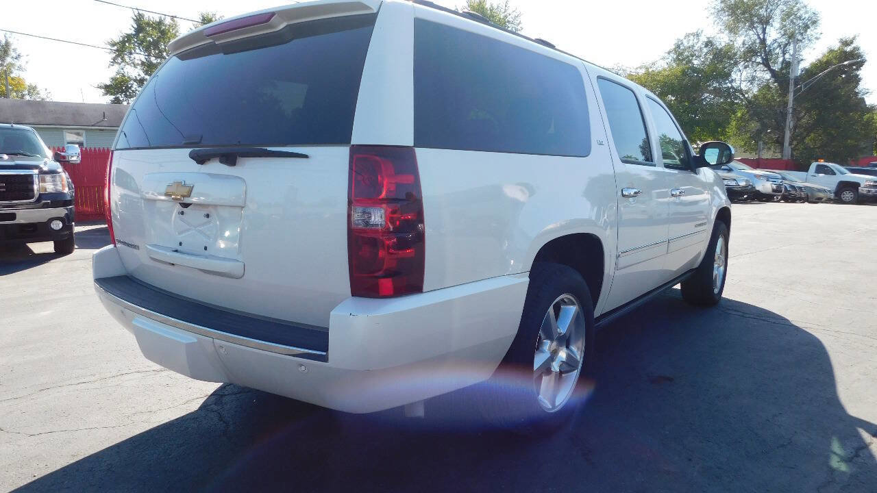 Used 2013 Chevrolet Suburban LTZ image 24