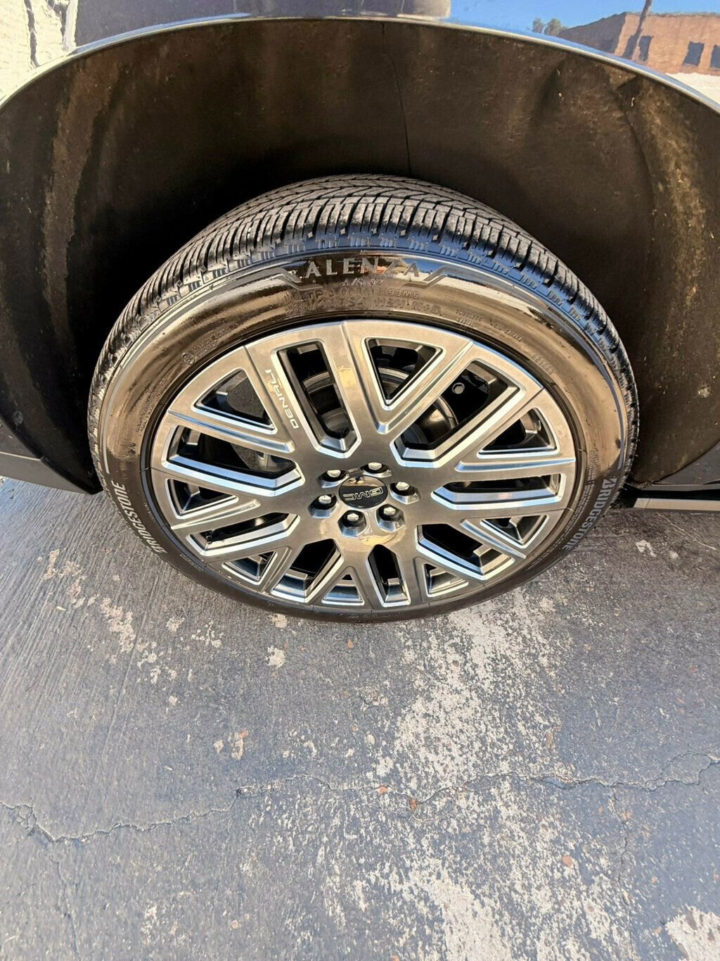 Used 2025 GMC Yukon XL Denali Ultimate image 37