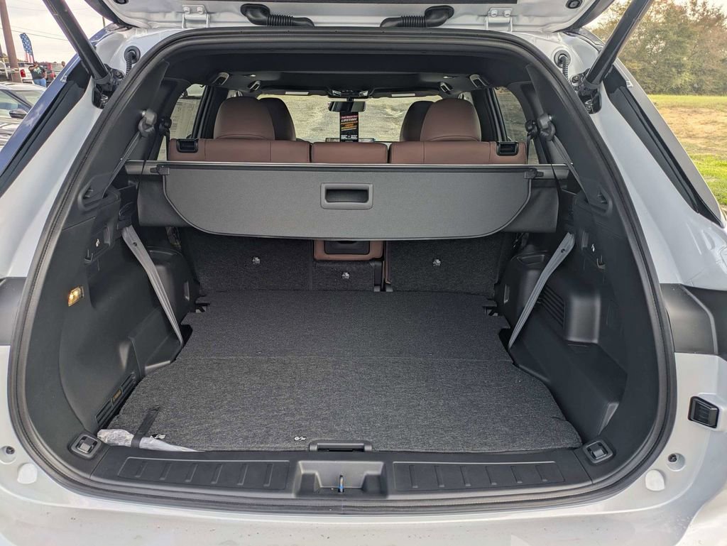 New 2026 Mitsubishi Outlander SEL image 12